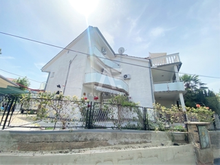 Malinska, okolica, dvojček s 5 apartmaji! ID 266