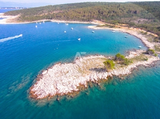 Agricultural land with a sea view in Uvala Soline - ID 574