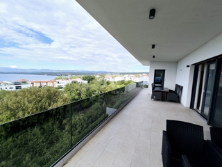 Malinska, razkošen penthouse z bazenom in pogledom na morje! ID 648