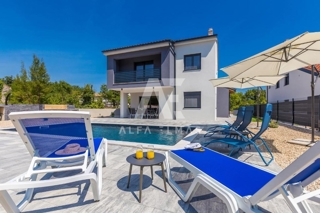 Dobrinj okolica, samostojna vila na mirni lokaciji!! ID 228