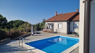 Krk, okolica, dvoetažni apartma na mirni lokaciji! ID 594