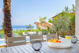 Opatija, luksuzna vila z bazenom in pogledom na morje!! ID 217