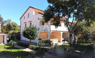Malinska, okolica, samostojna na mirni lokaciji!! ID 331