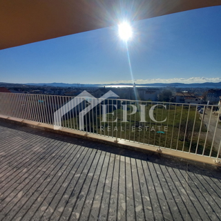 ZADAR, BILI BRIG – Moderno stanovanje s panoramskim pogledom na morje