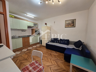 STAN V ZADRU – BLIZINA CENTRA, IDEALEN ZA INVESTICIJO!