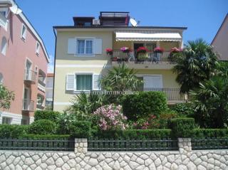 Hiša s 5 apartmaji - Crikvenica