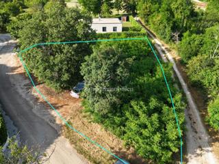 Poreč - gradbeno zemljišče s projektom