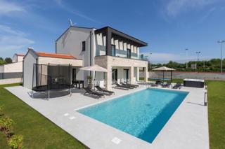 Labin - moderna vila z bazenom in teniškim igriščem