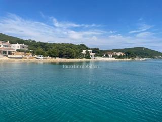 Atraktivna gradbena parcela z idejno zasnovo - Molat