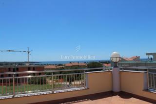 NOVIGRAD !!! Stanovanje s strešno teraso 52 m2 in garažo