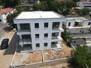 Apartma v novogradnji s pogledom na morje