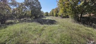 Gradbeno zemljišče na mirni lokaciji