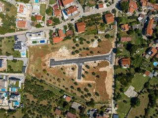 Istra, Peroj – Stavbno zemljišče z infrastrukturo
