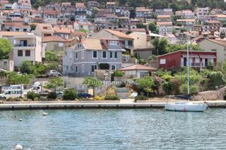 Hiša s pogledom na morje v bližini plaže Banj - Šibenik