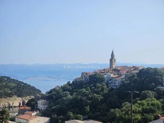 Vrbnik - nov apartma v pritličju s pogledom na morje