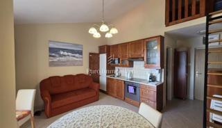 Klenovica - dva apartmaja na odlični lokaciji