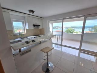 Soline – apartma blizu plaže z odprtim pogledom na morj