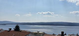 Dramalj - apartma s pogledom na morje na mirni lokaciji