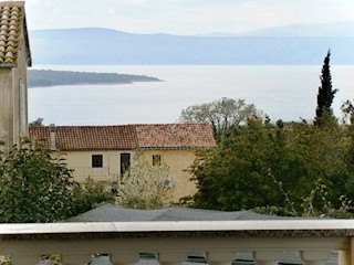 Moderno opremljena hiša z velikim vrtom