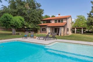 POREČ OKOLICA Kamnita vila z bazenom