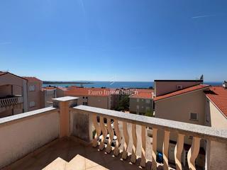 Novalja - Apartma s pogledom na morje v bližini plaže