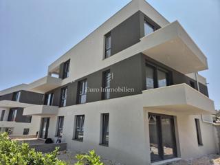 Murter - apartmaji s pogledom na morje, blizu plaže