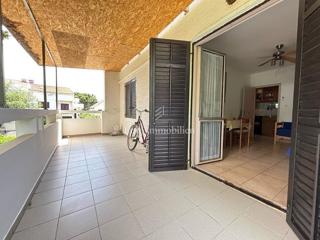 Novalja - apartma z veliko teraso, blizu plaže
