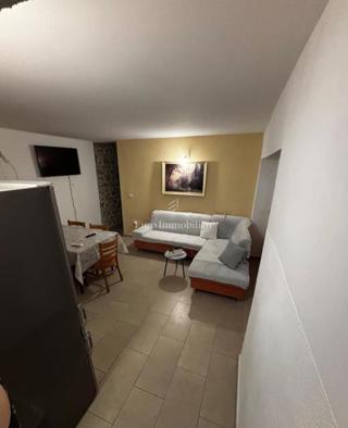 Vrsi, Zadar - prenovljena enonadstropna hiša