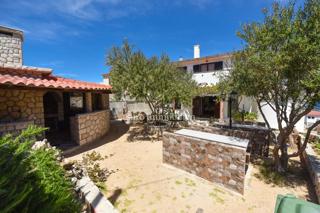 Apartmaj v hiši, 150 m od morja - Pag