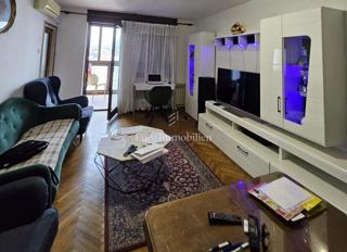 Kozala 2-sobno stanovanje z dnevno sobo naprodaj, odlična lokacija