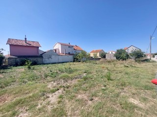 Kakma - zazidljivo zemljišče