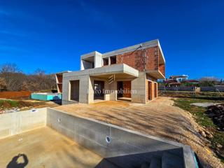 Okolica Poreča - vila z bazenom v izgradnji