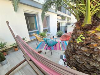 Njivice, pritlični apartma v bližini plaže