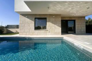 Malinska - kvalitetna nova hiša z bazenom