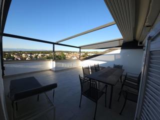 Stanovanje/Apartmani Malinska, Malinska-Dubašnica, 110,44m2