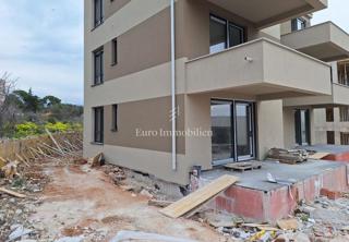 Novalja – 2-sobno stanovanje z vrtom, pritličje