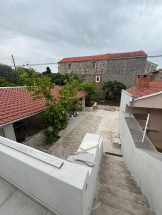Rustikalna kamnita hiša - Sutomišćica, Ugljan