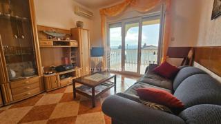 Crikvenica - opremljeno in opremljeno stanovanje v bližini morja