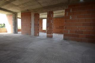 Brodarica - stanovanje v drugem nadstropju blizu plaže
