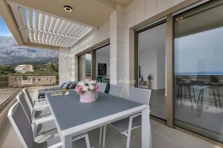 Tučepi - moderno opremljen apartma s pogledom na morje