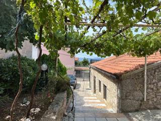 Novi Vinodolski - hiša v bližini centra