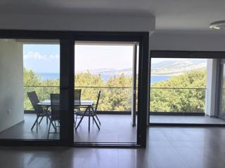 Klenovica, stanovanje v prvi vrsti ob morju