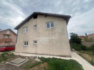 Kakma, Samostoječa hiša za prenovo