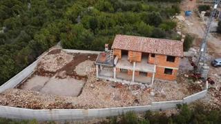Labin - hiša v izgradnji z bazenom