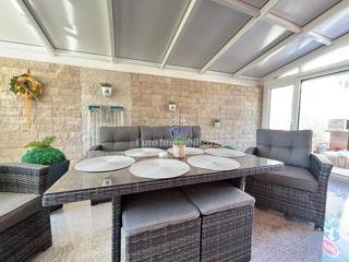 Novalja - apartma v pritličju z veliko teraso