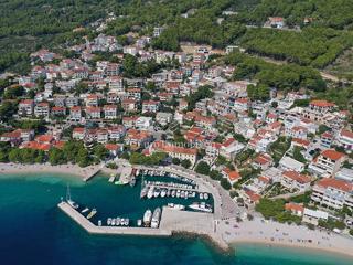 Brela - gradbeno zemljišče v bližini morja