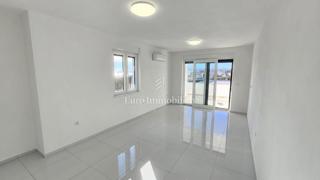 Novi Vinodolski, novogradnja, 2. nadstropje