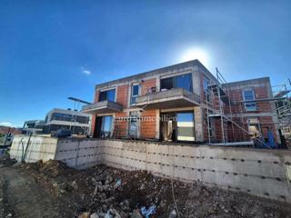 Stanovanje v novi stavbi s pogledom na morje