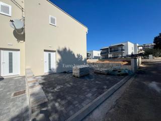 Novogradnja hiša z velikim vrtom – Šimuni, Pag