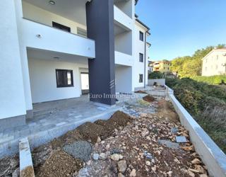 Apartma v pritličju - novogradnja v zalivu Soline 